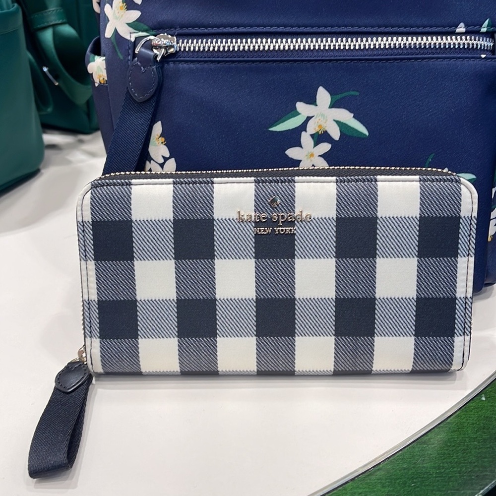 Kate Spade Chelsea Textured Gingham Print Nylon Large Continental Wallet
NWT - Picture 3 of 16